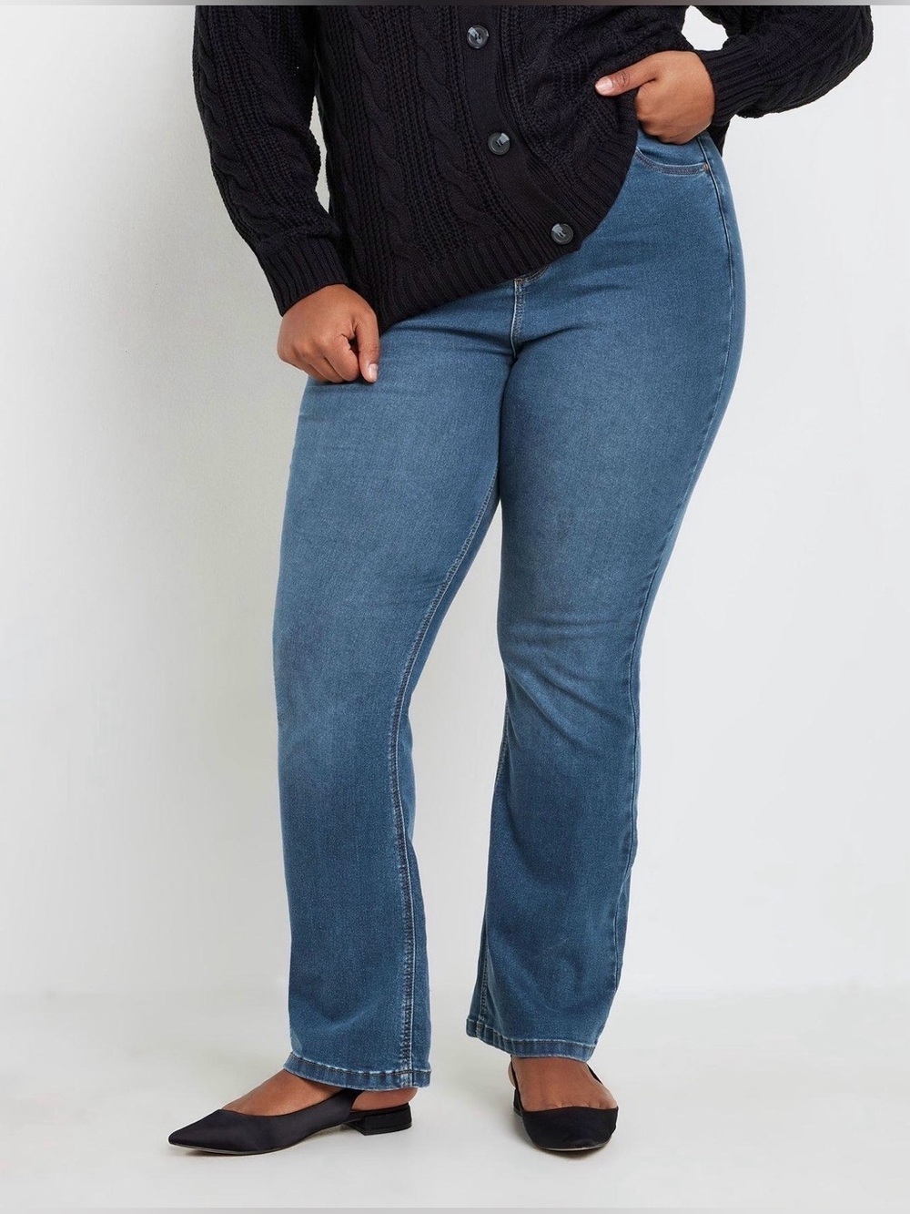 Classic Straight Women's Jeans in Medium Blue